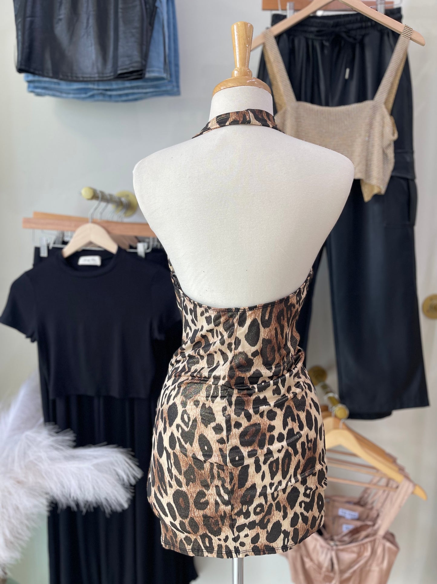 Halter leopard dress 🐆💄